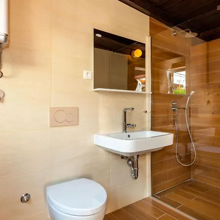Vila Nina Mit Whirpool By Guide *
